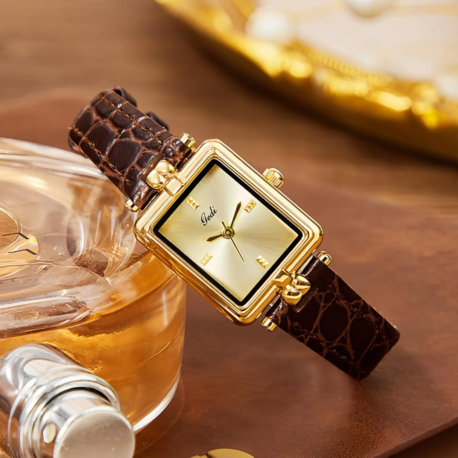 CARLIEN Women’s Vintage Rectangular Small Gold Dial Genuine Croc Leather Band Quartz Watch Lightweight Casual Ladies Dress Wristwatch