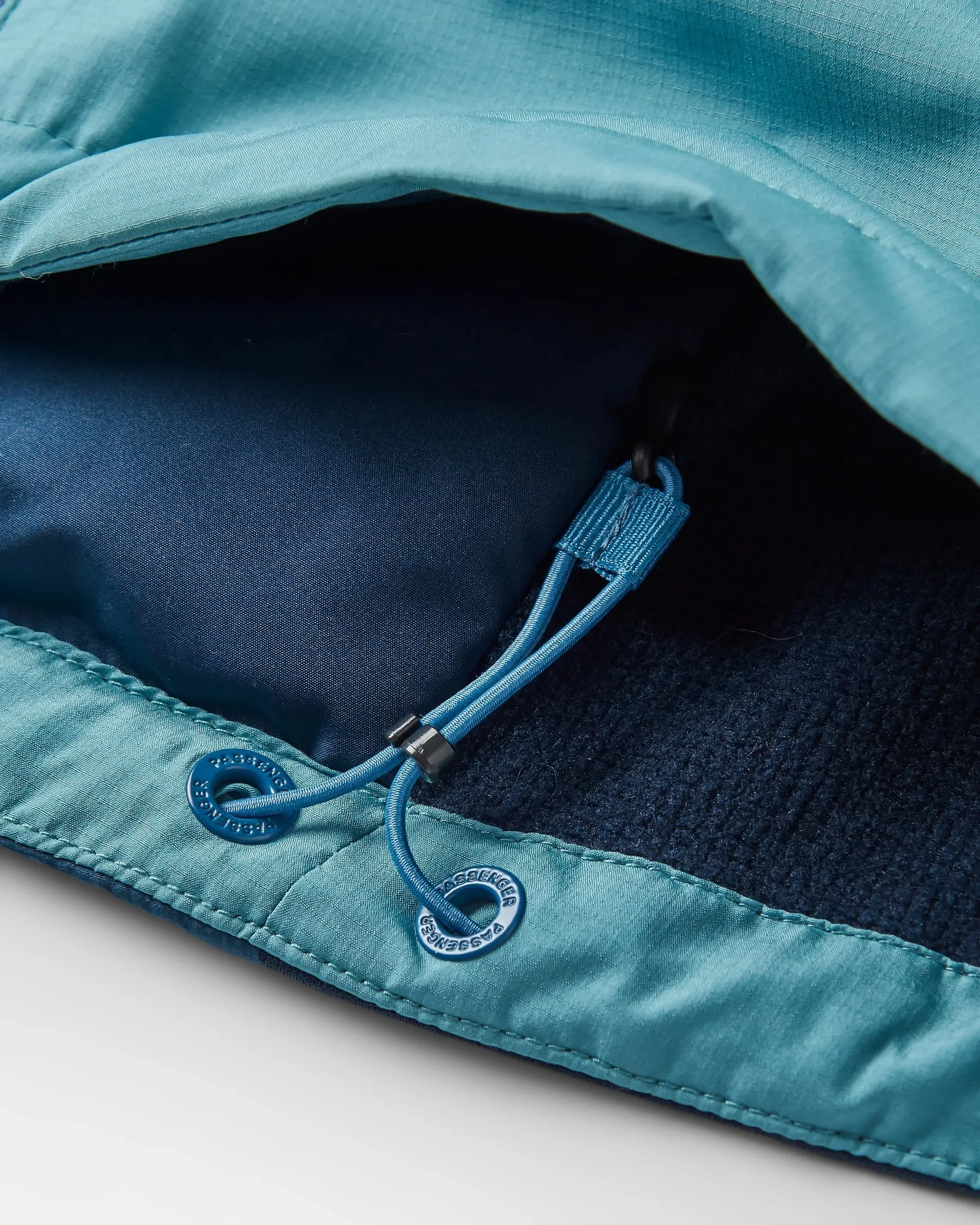 Daybreak Lightweight Recycled Thermore Insulated Tank Top - Rich Navy/Dark Denim/Arctic