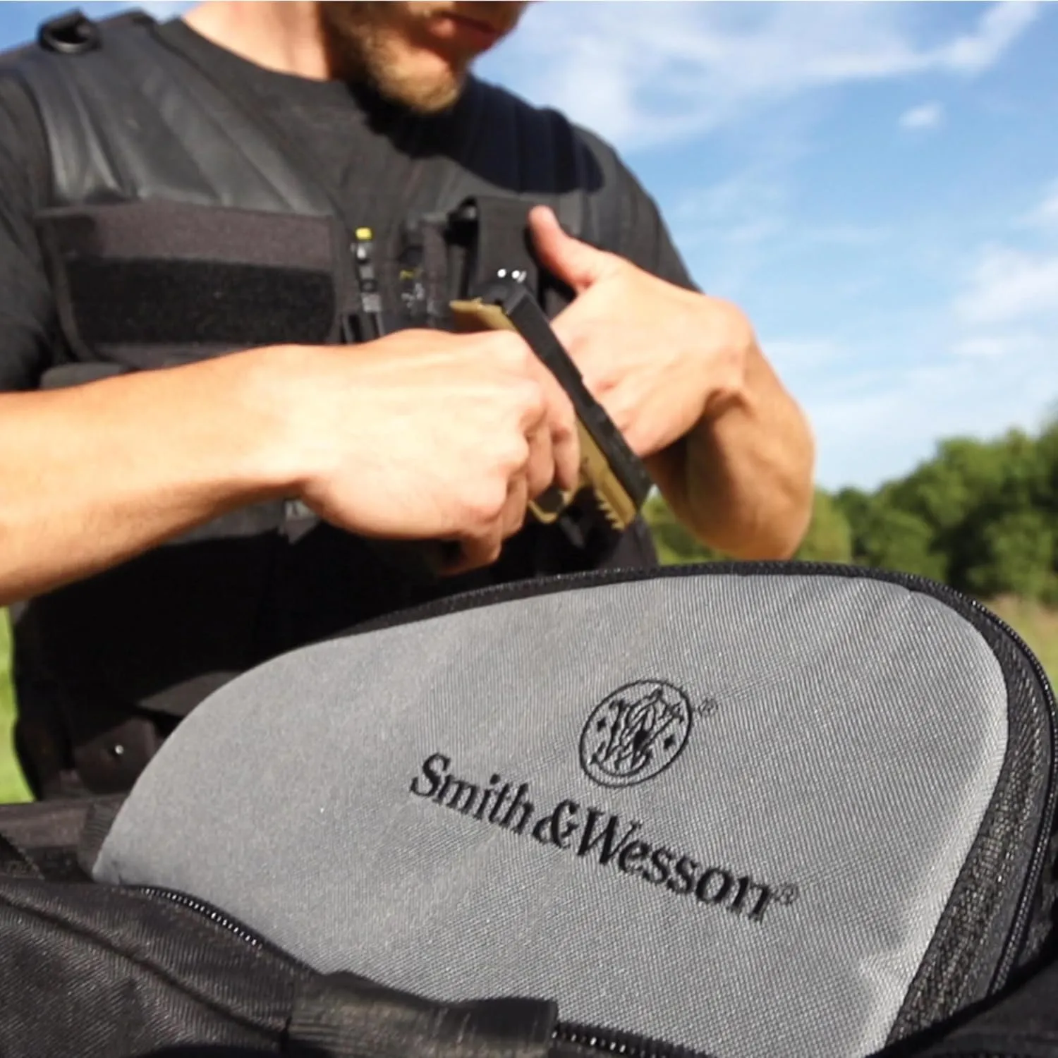 M&P by Smith & Wesson Defender Handgun Case Single Padded Pistol Bag for Hunting Shooting Range Sports Storage and Transport