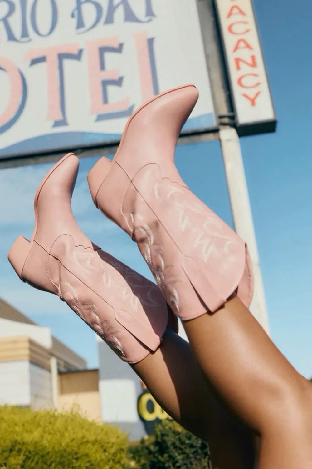 MUCCCUTE Cowboy Boots for Women Cowgirl Boots Wide Calf Pointed Toe Embroidered Fashion Western Chunky Pull On