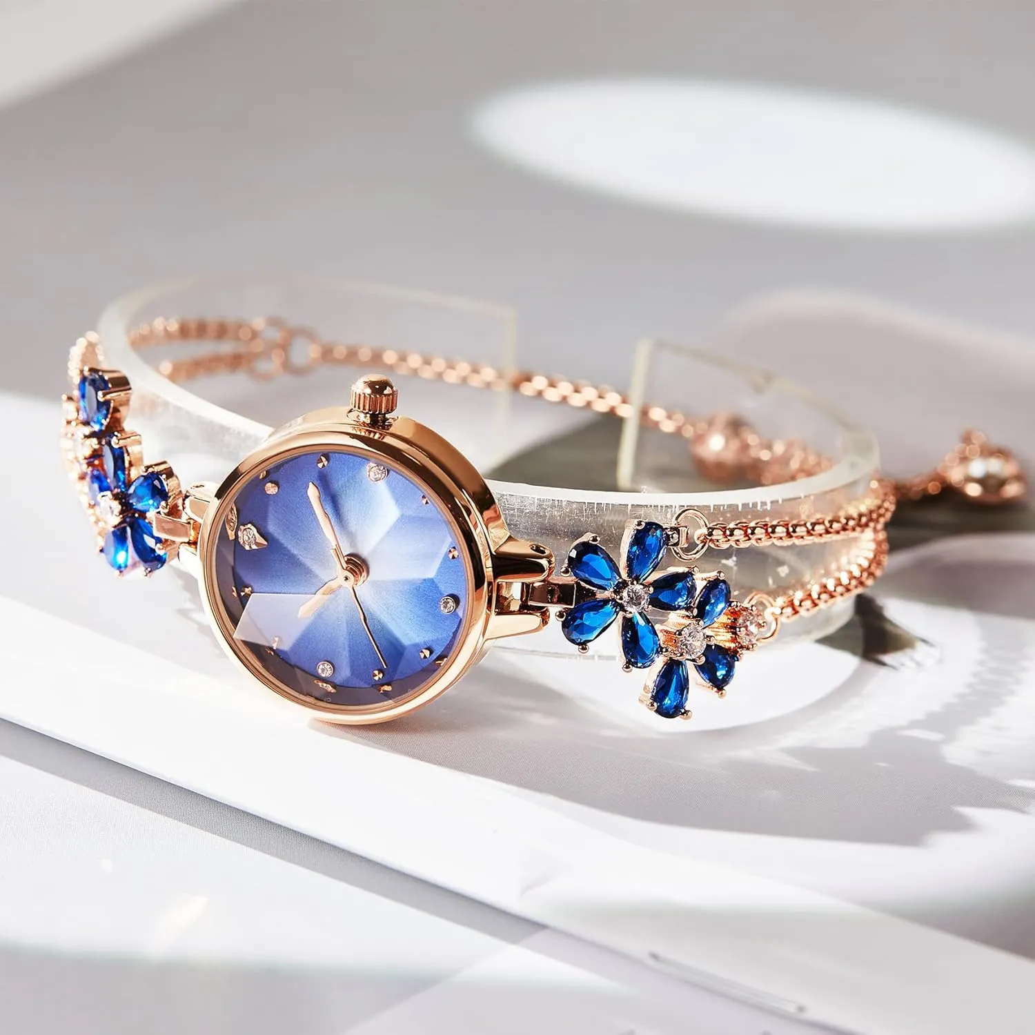 Women's Bracelet Watches Ladies Quartz Wrist Watch with Green Dial Bezel with Crystals in Movement Bracelet Strap with Diamonds Waterproof